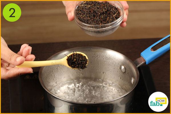 Add 1 teaspoon tea leaves