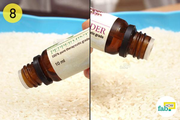 Add essential oil to the rice