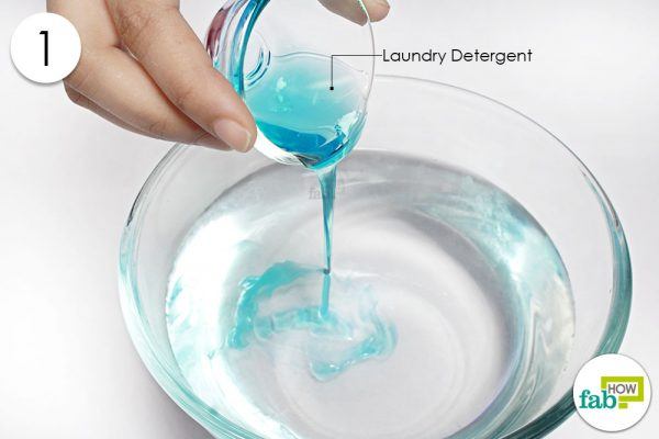 mix laundry detergent in water