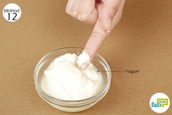 eat or apply yogurt on the sore