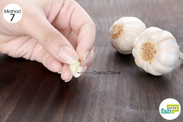 Use garlic for skin and teeth