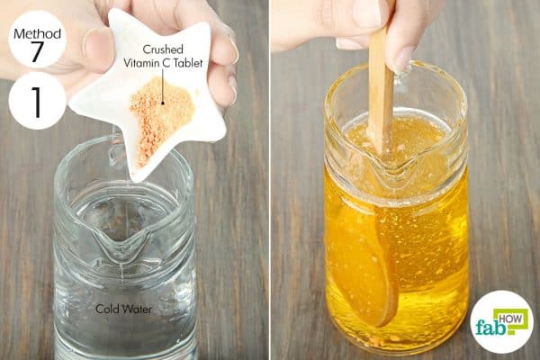 prepare vitamin C solution to prevent fruit slices from turning brown