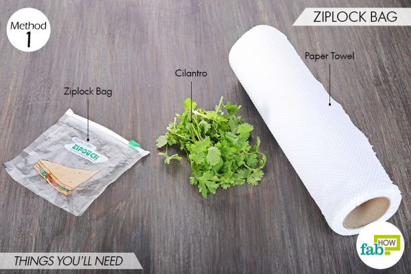 things needed to store cilantro by using a ziplock bag