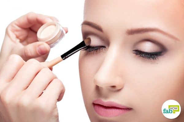 learn three ways to make your own DIY eyeshadow